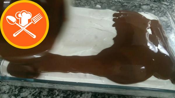 Εύκολη Συνταγή Cotton Cake σε Borcam με κρέμα σοκολάτας